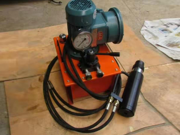 張拉機(jī)具電動